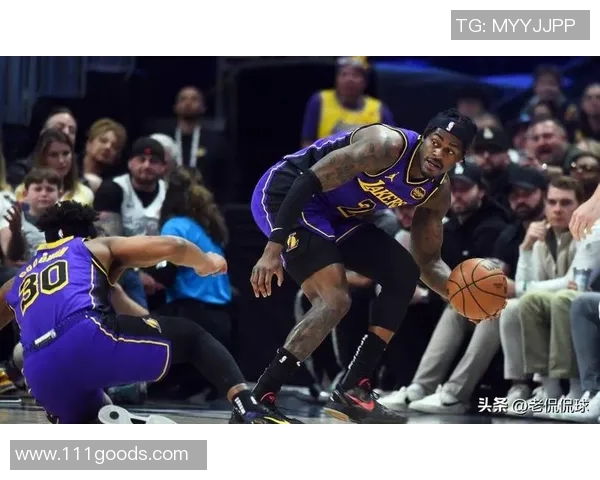 湖人逆袭凯尔特人，詹姆斯关键时刻再显英雄本色