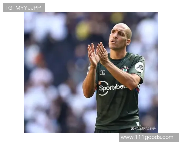 塞维利亚宣布与主教练分手，正在寻找新帅